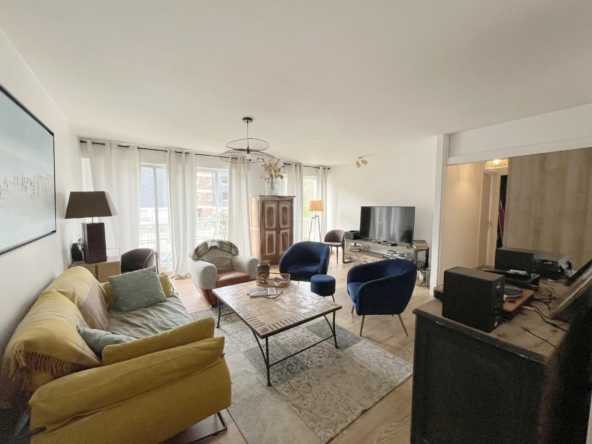 Appartement T2 rénové avec terrasse, parking et cave à Honfleur