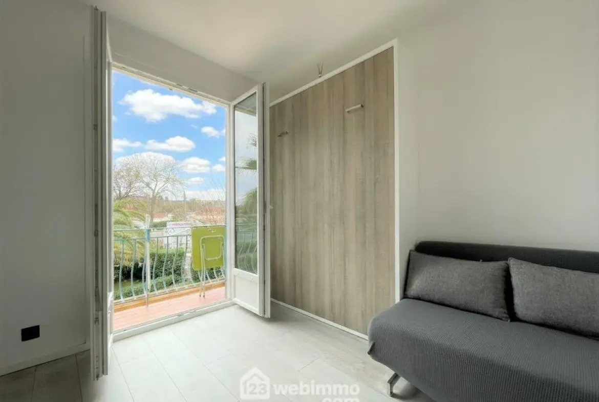 Studio lumineux à Grimaud avec balcon en résidence avec piscine 