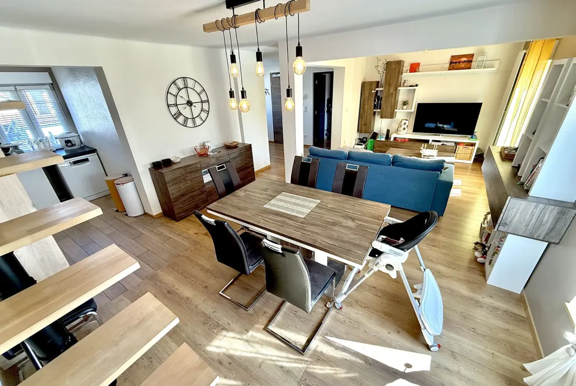 Appartement en duplex rénové avec jardin et parking à Hagondange - Proche gare SNCF 