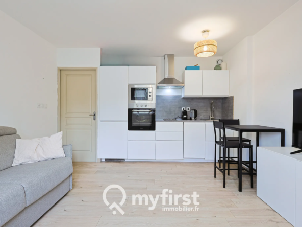 Appartement de 29 m² à La Seyne-sur-Mer avec parking, idéal pour premier achat ou investissement
