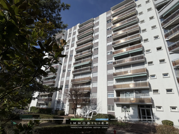 Appartement 2 pièces à Dijon à proximité de la place Wilson avec balcon et parking