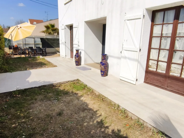 Rez-de-jardin à vendre à Lunel - 4 pièces, 92 m², jardin piscinable