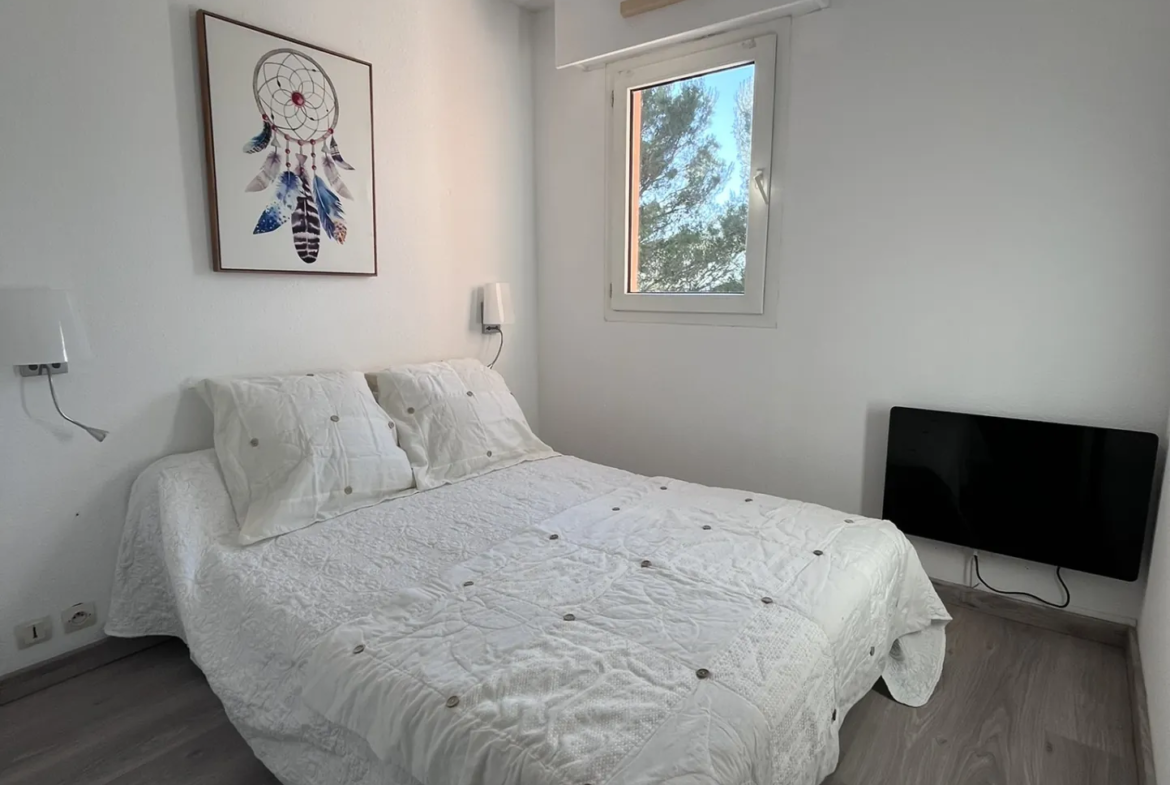 Appartement 2 pièces avec balcon et parking dans le Domaine des Grands Pins à Saint-Raphaël 