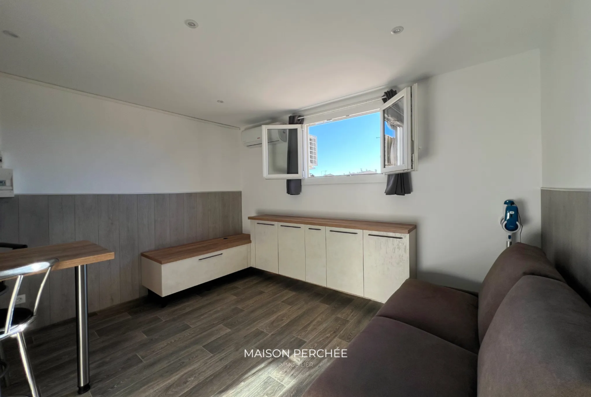 Appartement 2 pièces rénové à Draguignan - Dernier étage avec vue 