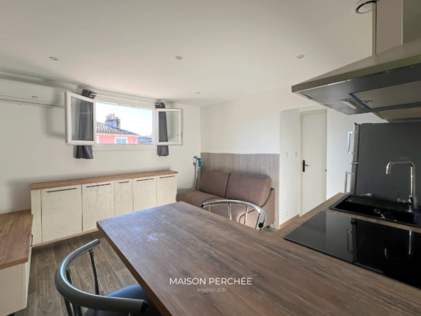 Appartement 2 pièces rénové à Draguignan - Dernier étage avec vue