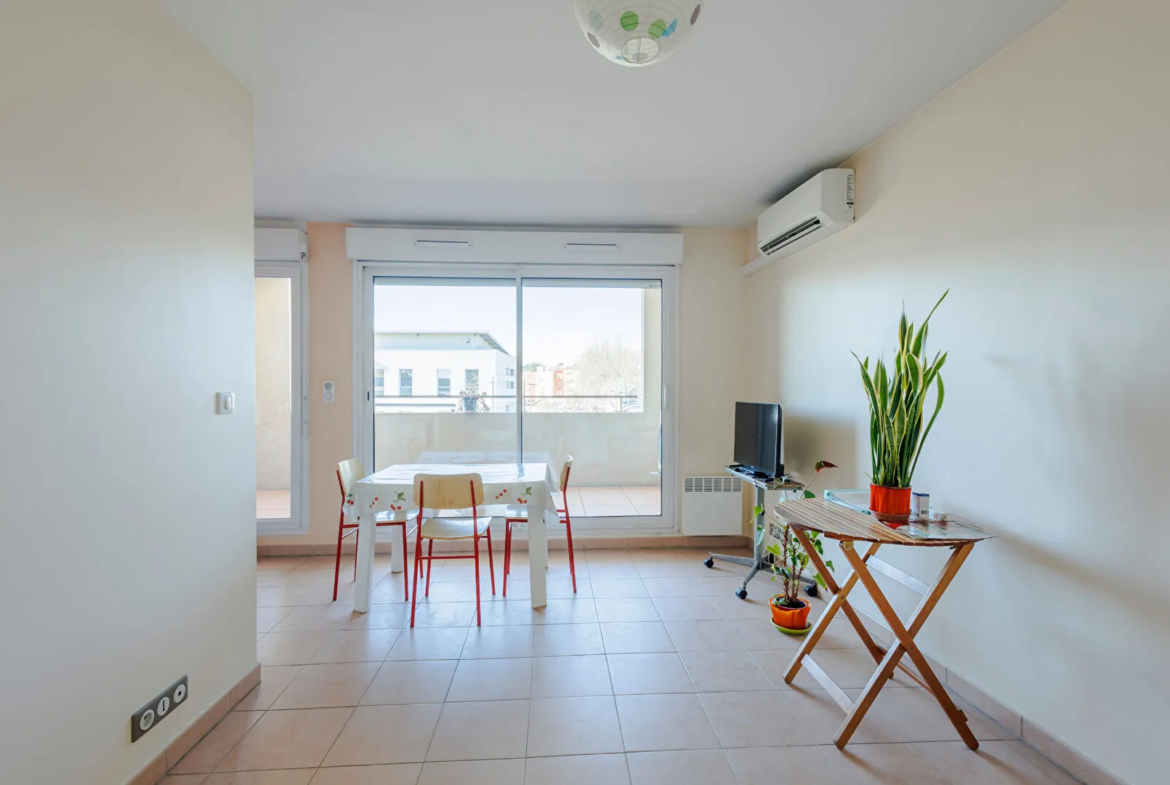 Appartement T3 avec terrasse en viager occupé à Vedène 
