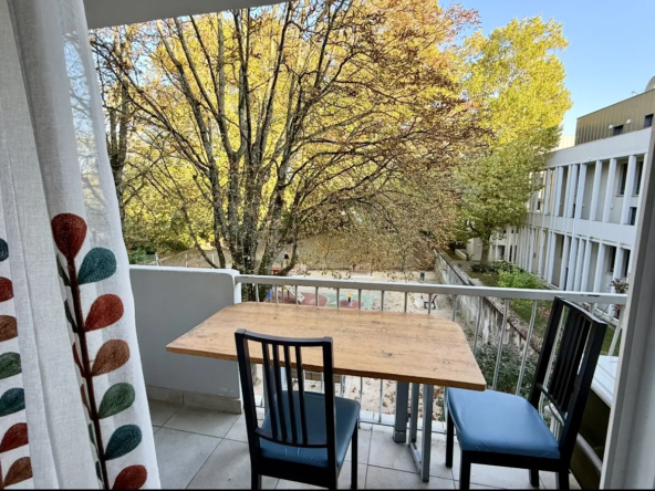 Appartement rénové de 60 m2 avec balcon à Lyon 9 - 2 chambres, faible charge