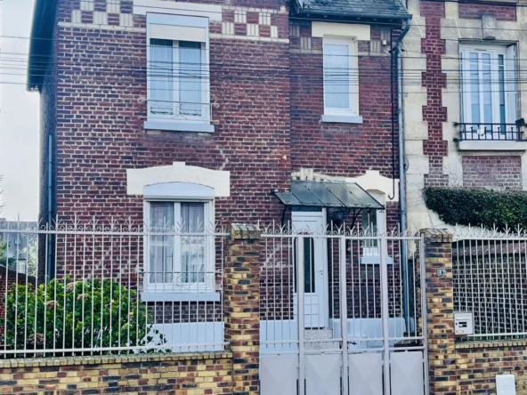 Belle maison de ville à Noyon avec jardin et vue dégagée