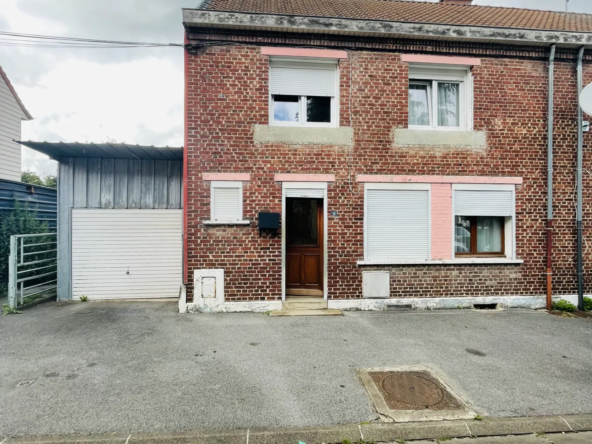 Maison semi-mitoyenne à Louvroil de 79 m² avec garage et terrain