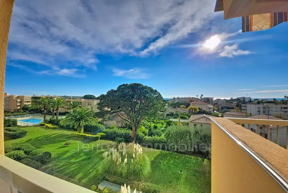 Appartement 2 pièces avec vue mer et terrasse à Golfe-Juan 