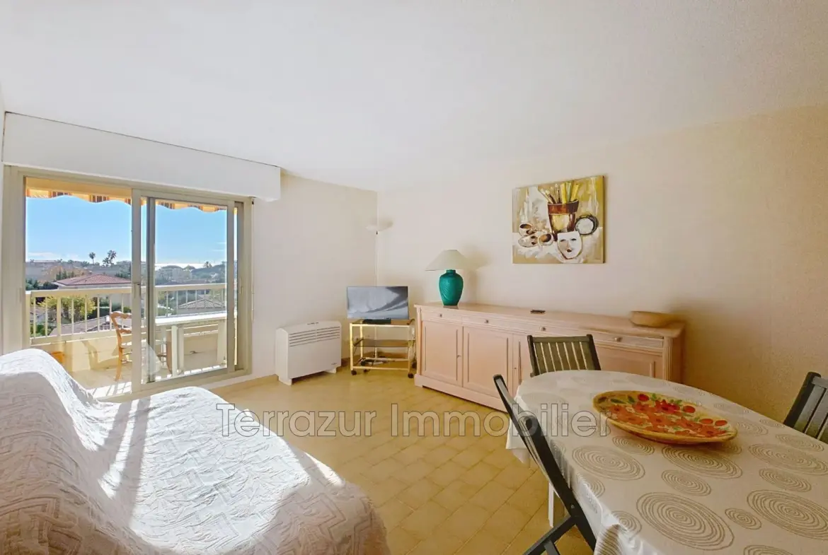 Appartement 2 pièces avec vue mer et terrasse à Golfe-Juan 