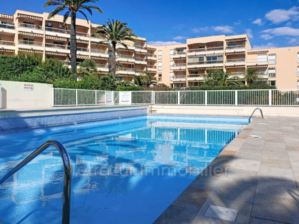 Appartement 2 pièces avec vue mer et terrasse à Golfe-Juan