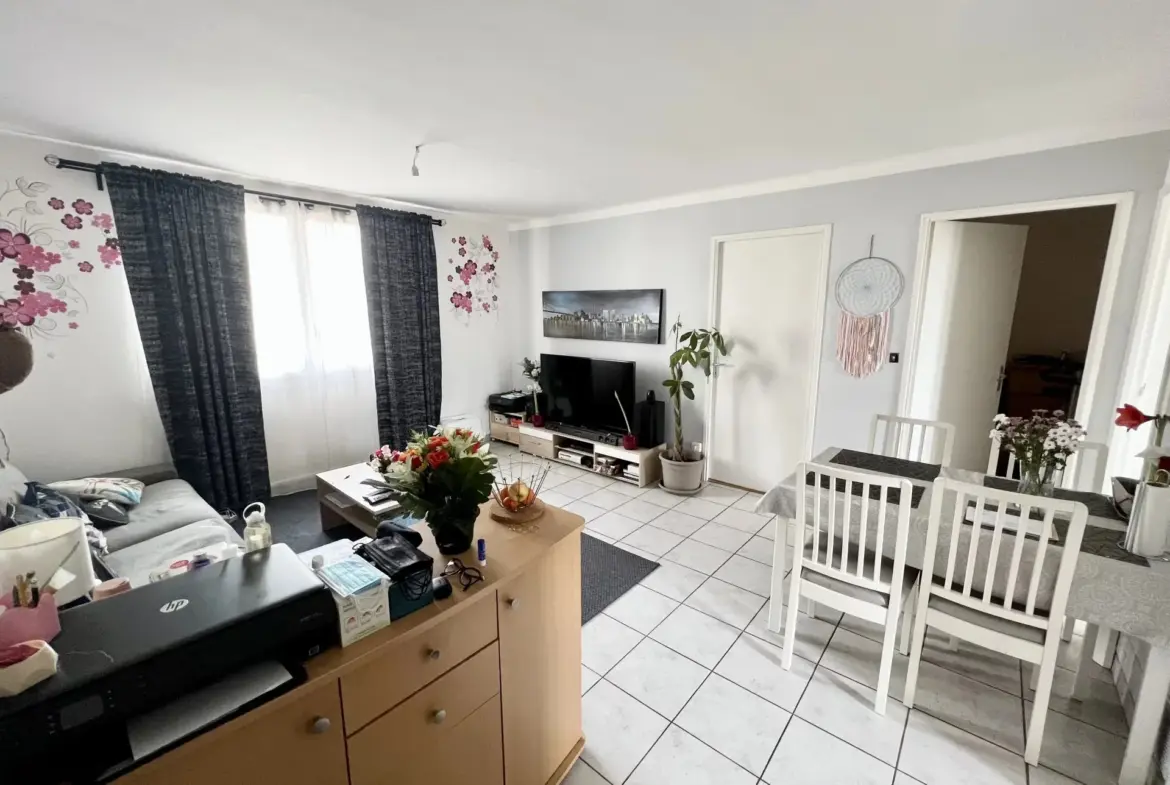 Appartement 3 pièces rénové à Vénissieux, proche Lyon 8, avec cave et parking sécurisé 