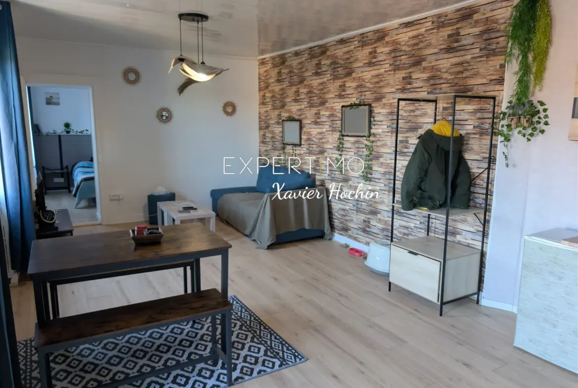 Maison rénovée de 42 m2 à Saint-Éloy-les-Mines, terrain de 700 m2 