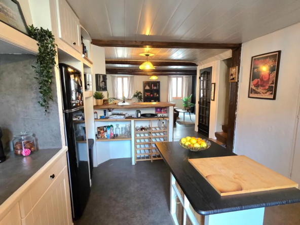 Maison de village de 214 m² à Gonfaron, 4 chambres avec garage et combles aménagés