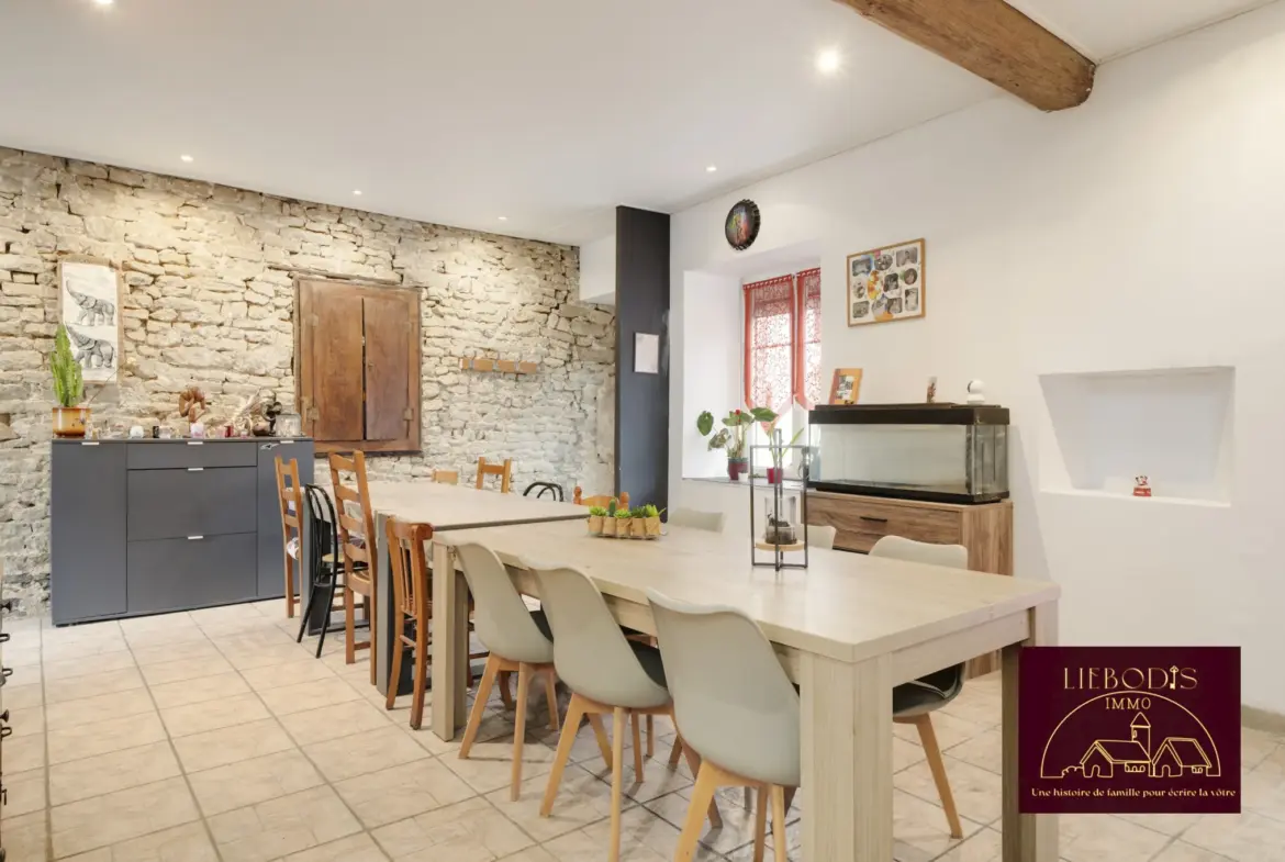 Charmante maison ancienne avec dépendance et grand terrain à Parey-Saint-Césaire 