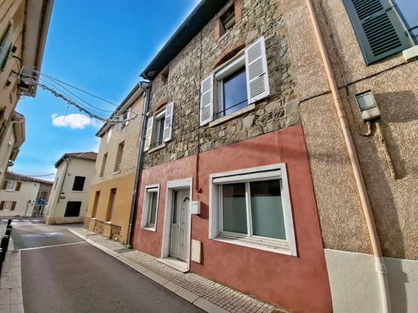 Maison de village en triplex à Vourles de 127 m² avec 5 chambres