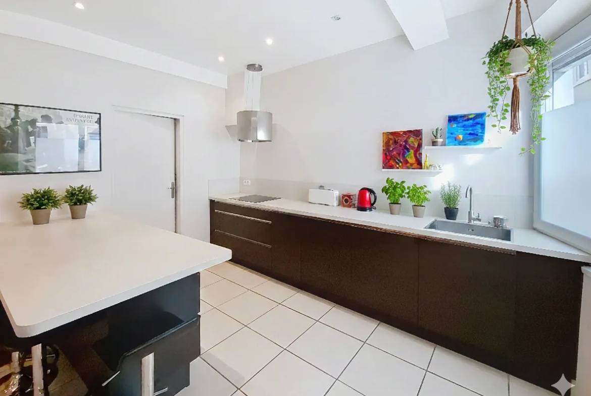 Maison de village en triplex à Vourles de 127 m² avec 5 chambres 