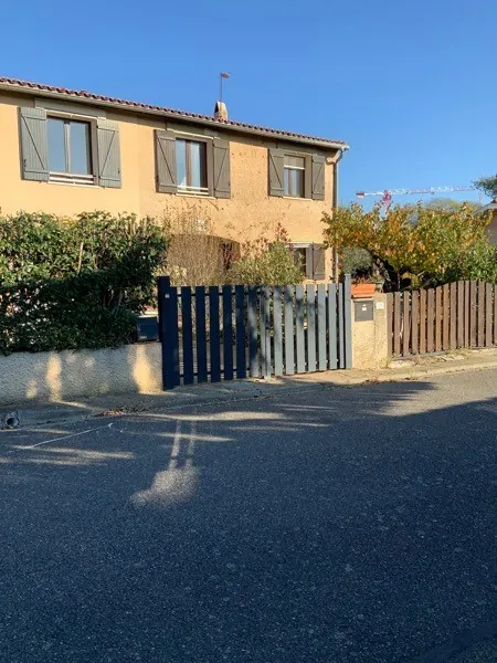 Maison mitoyenne familiale de 107 m² avec jardin à Colomiers, proche commodités 
