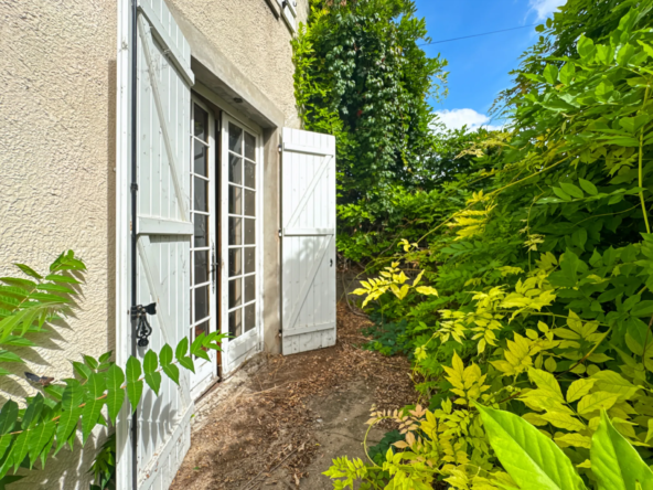 Maison à Reyrieux avec grand potentiel et terrain privé de 50 m²