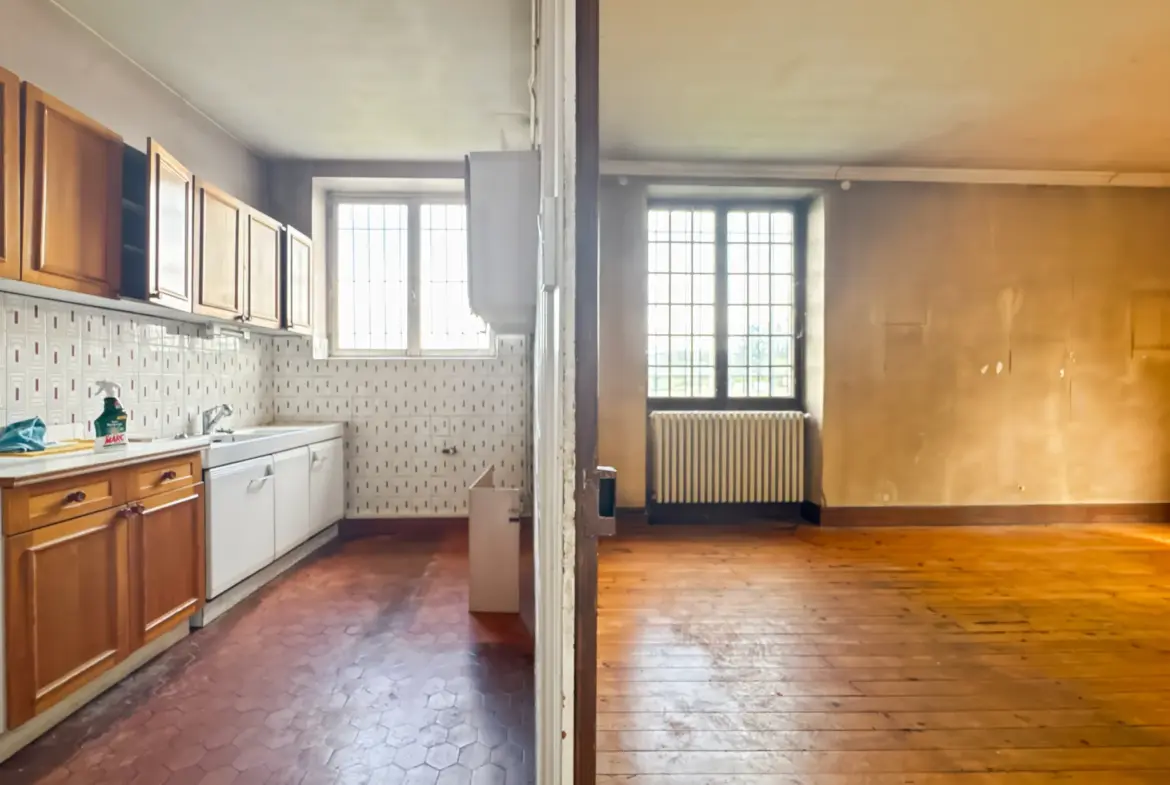 Maison à Reyrieux avec grand potentiel et terrain privé de 50 m² 