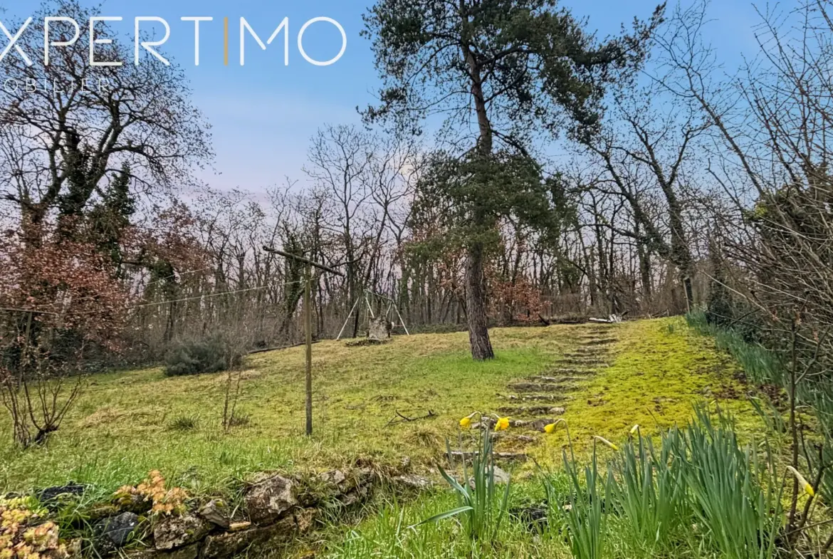 Maison à rénover avec fort potentiel à Étampes, 45 m² sur terrain de 1228 m² 