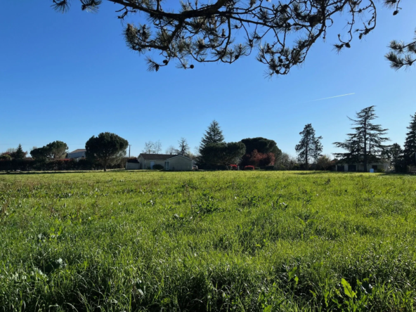 Terrain à bâtir de 1500 m² à Ginestet (24) – Idéal pour votre projet de construction