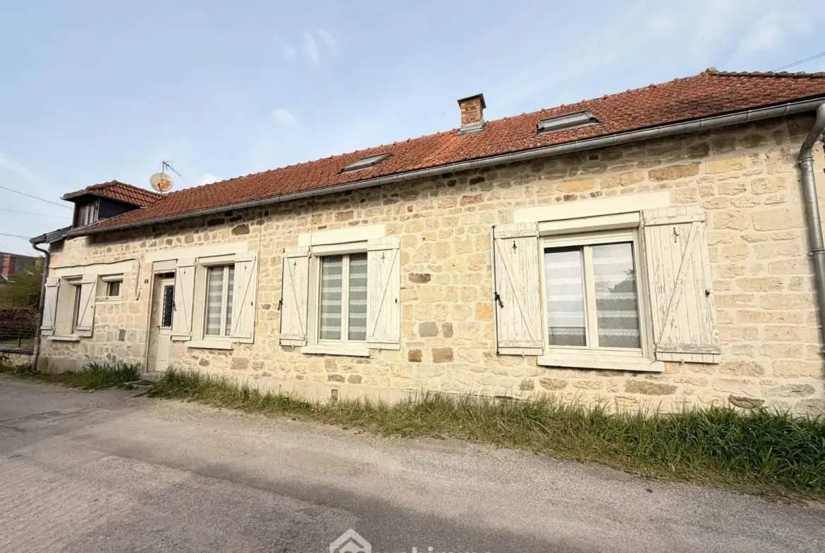 Longère en pierres de 148 m² à Urcel avec jardin et garage 