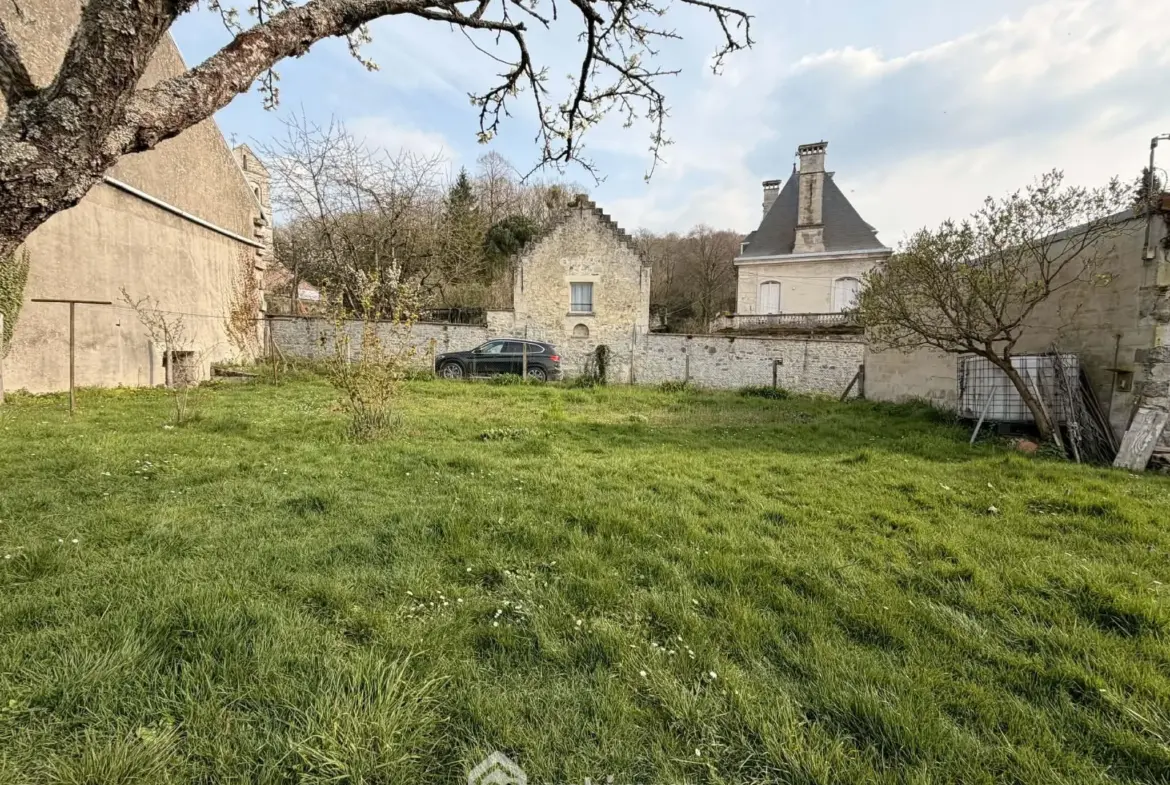 Longère en pierres de 148 m² à Urcel avec jardin et garage 