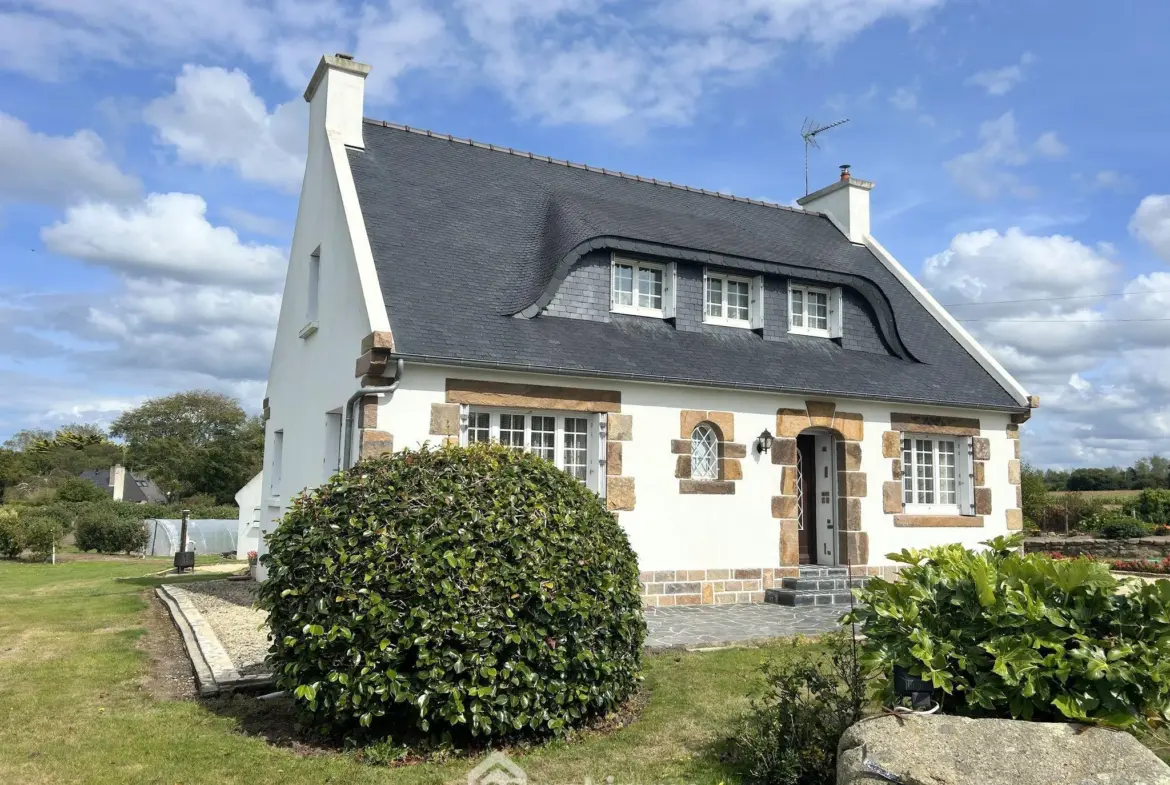 Maison de 135 m² à Trédrez-Locquémeau, terrain constructible, proche plage 