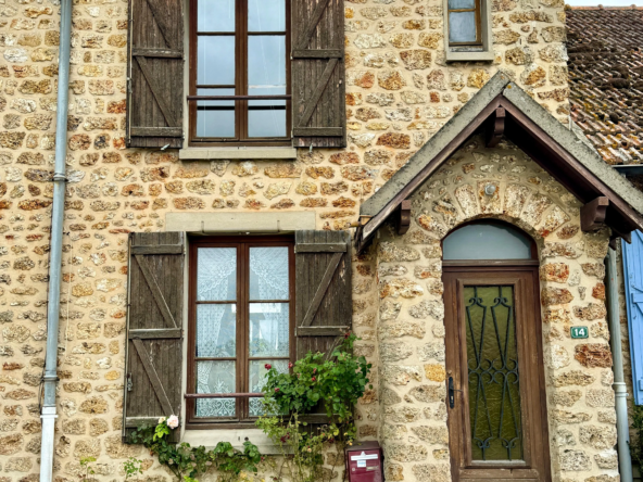 Maison de village à rénover avec jardin et potentiel à Montfort