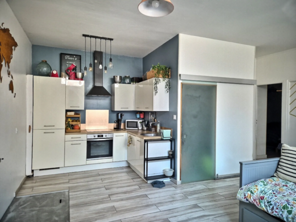 Appartement T3 bis rénové de 67 m² à Lyon 8ème, secteur recherché