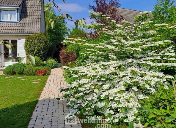 Maison familiale 110 m² à Houppeville avec jardin et garage - Achat immobilier
