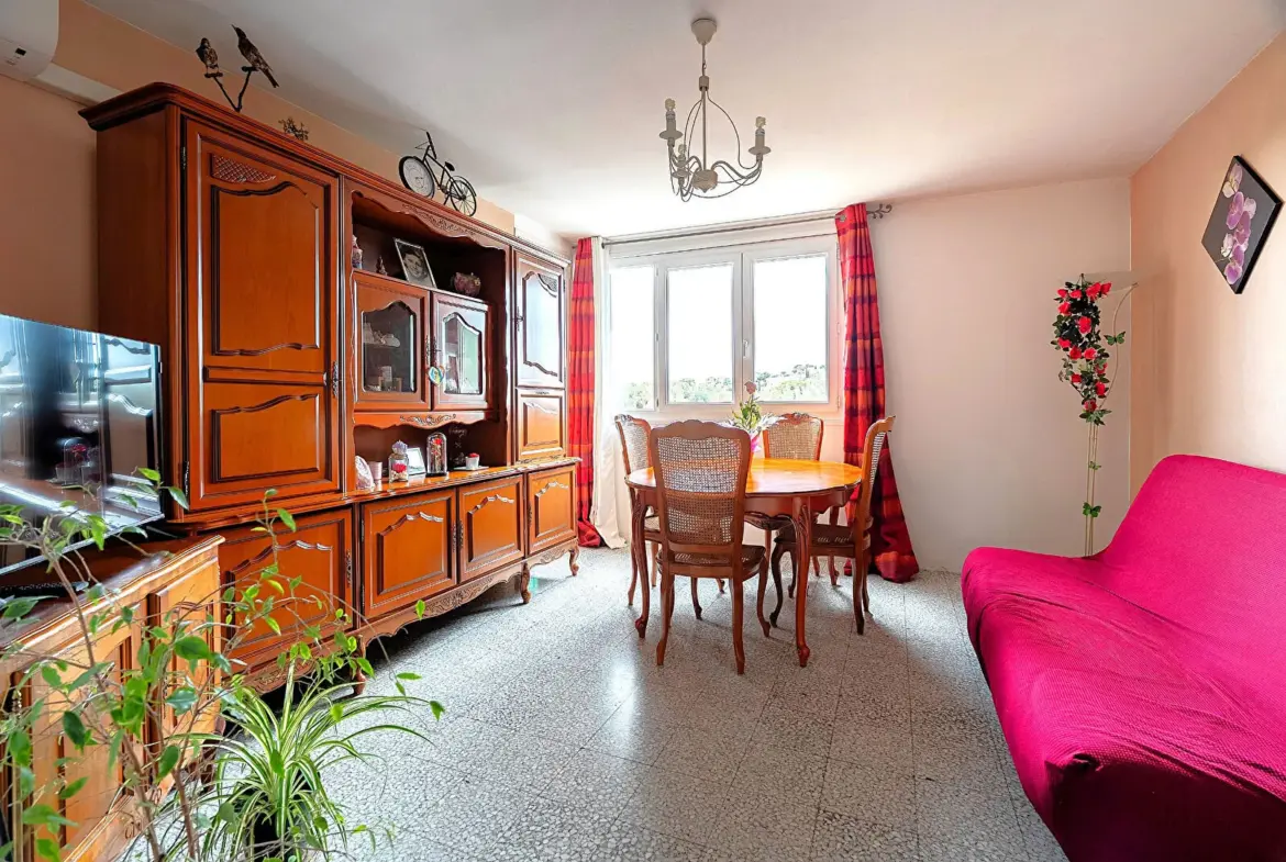 Appartement T3 lumineux de 55,56 m² à Les Pennes Mirabeau avec vue pinède 