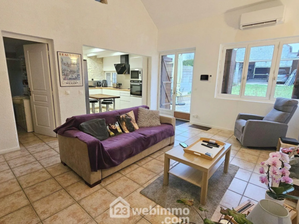 Maison en Pierre Rénovée de 75m² avec Dépendance à Puiseaux