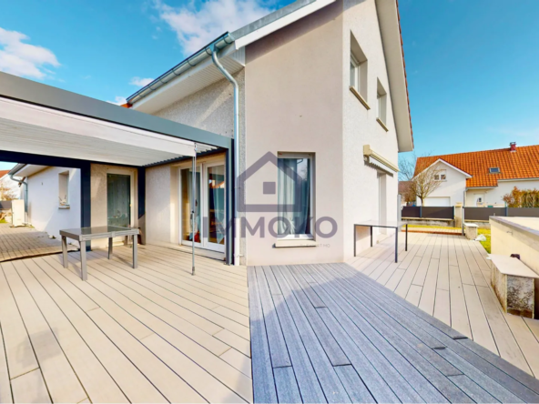 Maison familiale F7 avec terrain clos à Mandeure - Confort moderne et excellent secteur