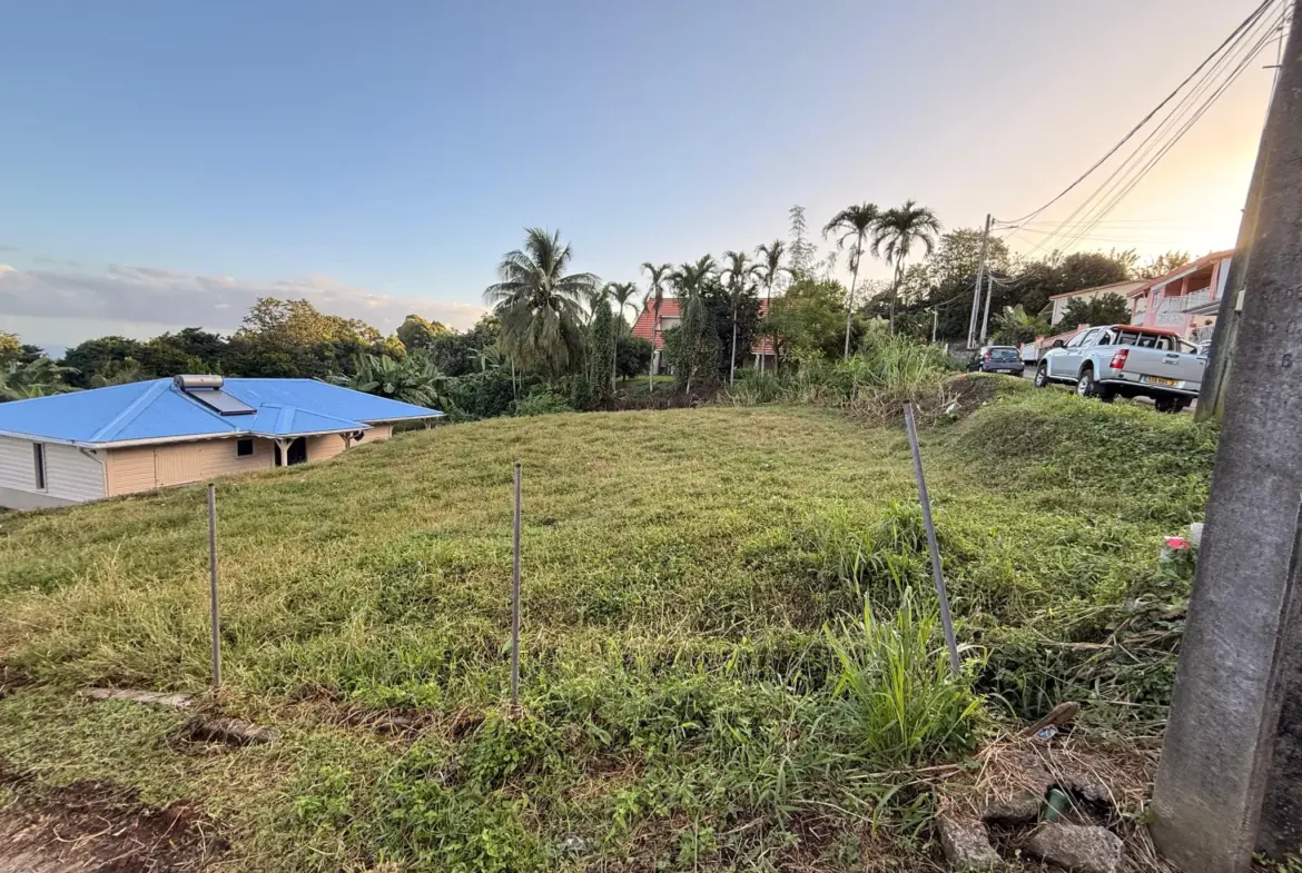 Terrain à vendre à Sainte-Marie - 613 m², secteur calme et constructible 
