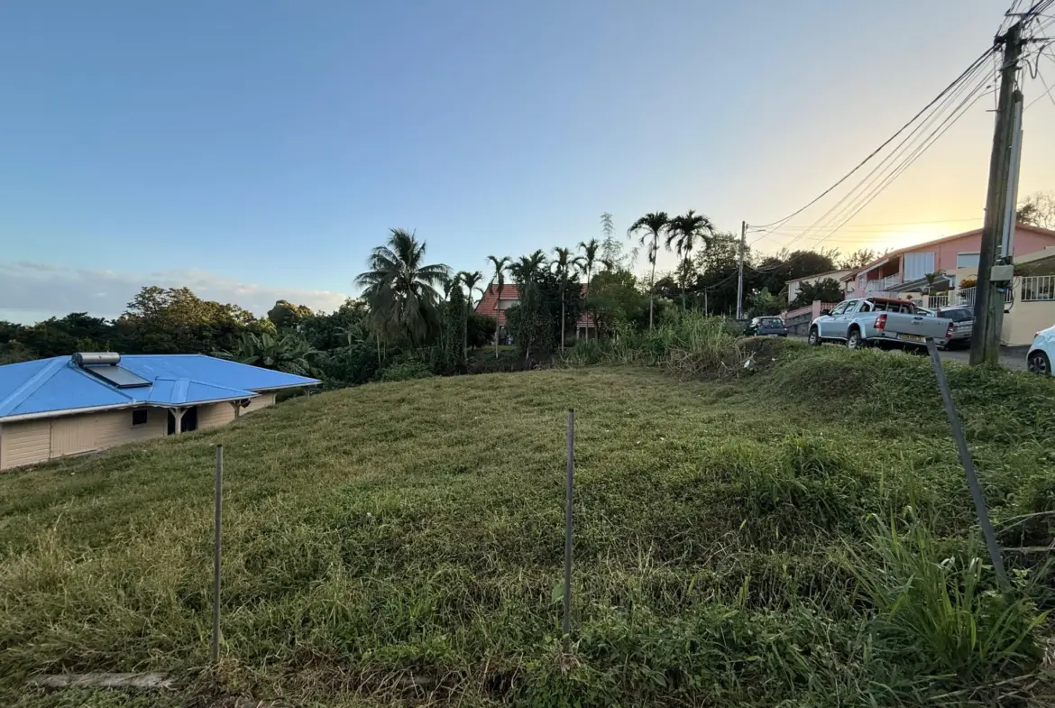 Terrain à vendre à Sainte-Marie - 613 m², secteur calme et constructible 