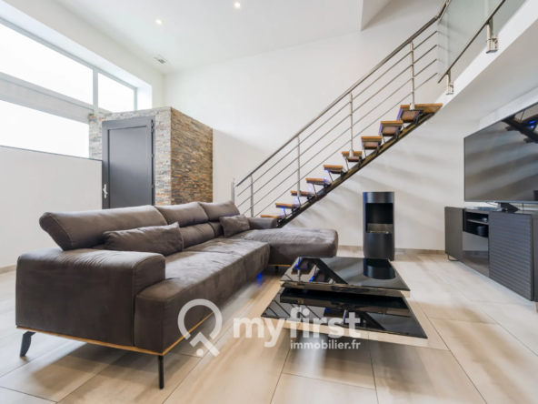 Loft design de 90 m² avec mezzanine à Toulon, secteur Font Pré