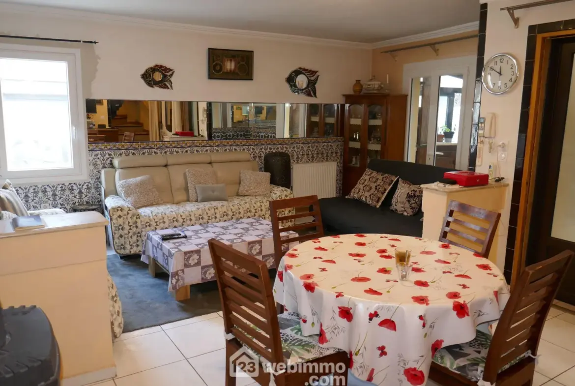 Grande maison à rénover à Avignon avec dépendances et fort potentiel 