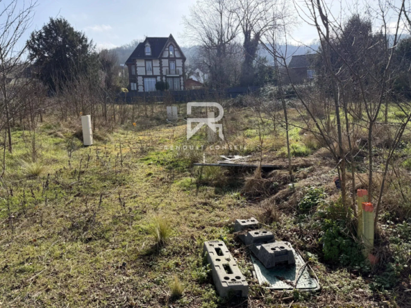 Terrain constructible à Grand-Couronne pour 4 maisons proches du centre-ville