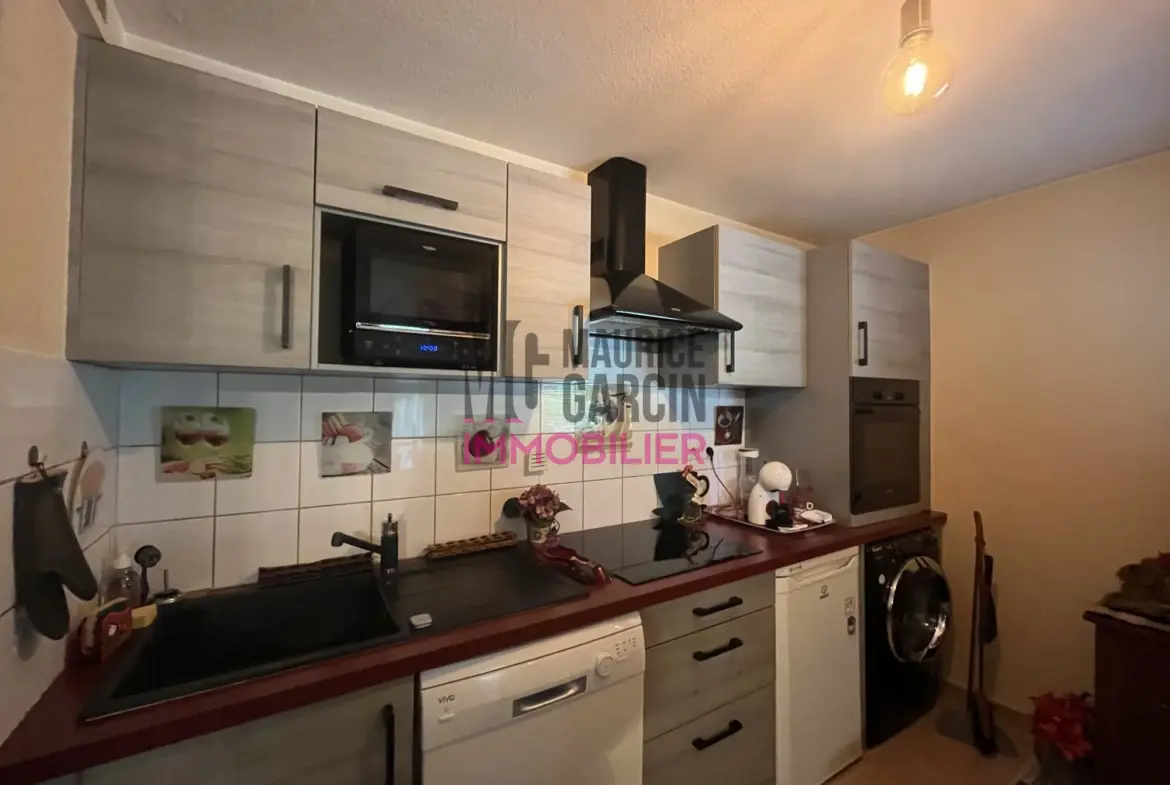 Appartement 2 pièces avec terrasse et parking à Avignon Pont des Deux Eaux 