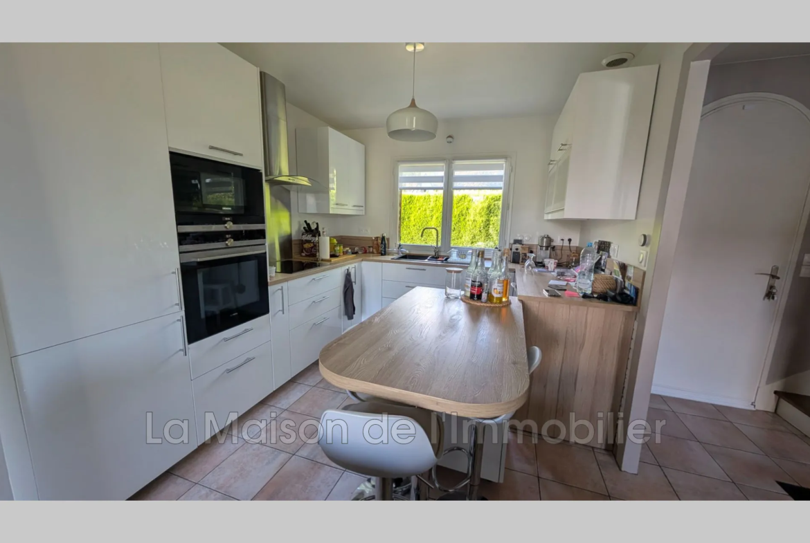 Belle maison familiale de 130 m² avec jardin et garage à Les Authieux-sur-le-Port-Saint-Ouen 