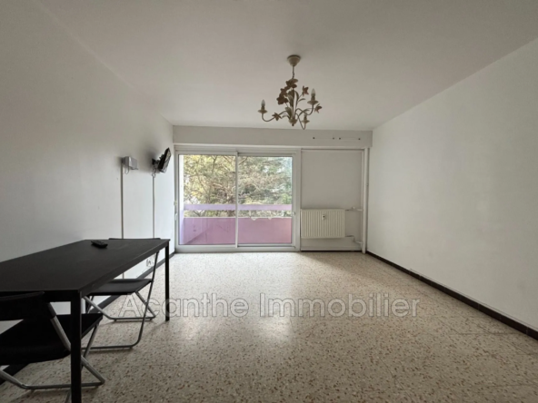 Appartement 3 pièces lumineux à Montpellier La Paillade avec garage et balcons