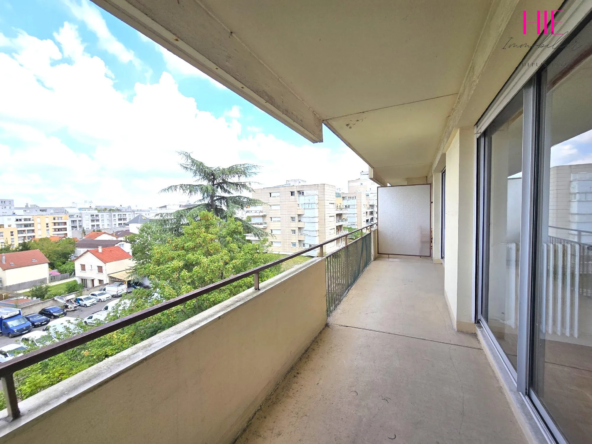 Charmant appartement T2 avec terrasse et parking à Bondy