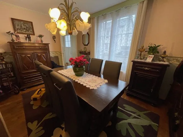 Maison en vente à Monts avec dépendances et terrasse de 25 m² 