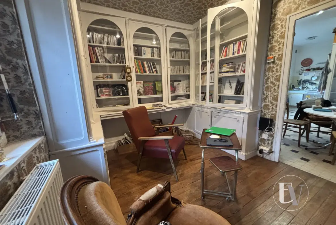 bibliothèque Maison à vendre à Lannemezan avec deux logements et fort potentiel 