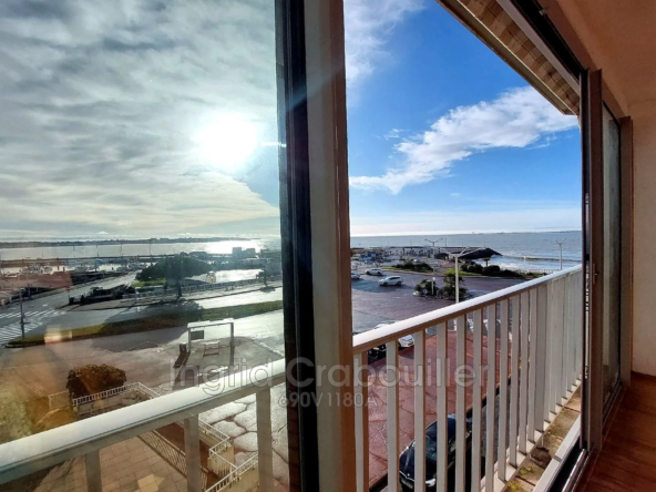 Appartement à Royan avec vue mer, dernier étage, à rénover