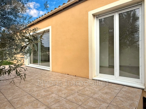 Villa de plain-pied à vendre à Nyons - 75 m² avec terrasse en Drôme Provençale