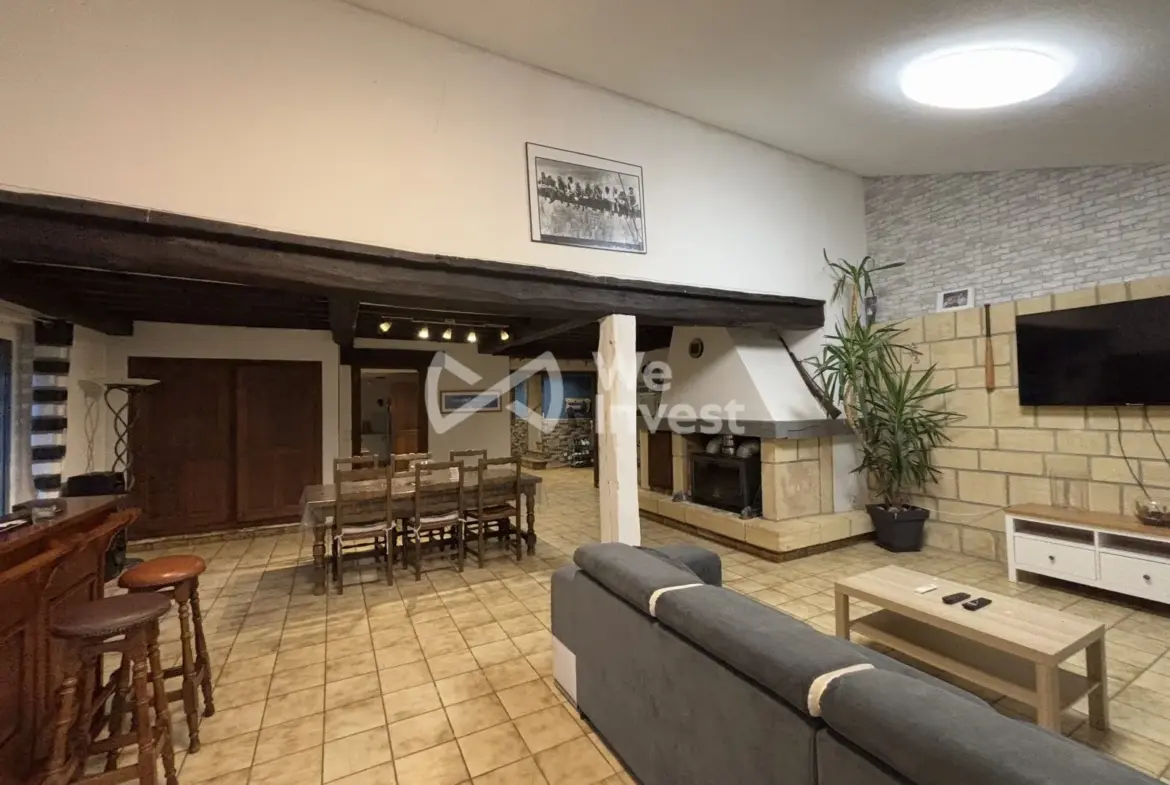 Maison à vendre à Mouzon - 5 chambres, grand terrain, charme atypique 